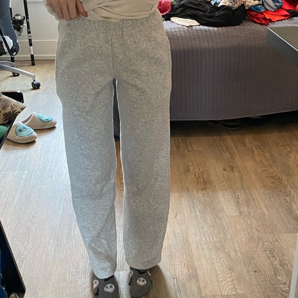 Fabletics sweat pants open bottom never worn